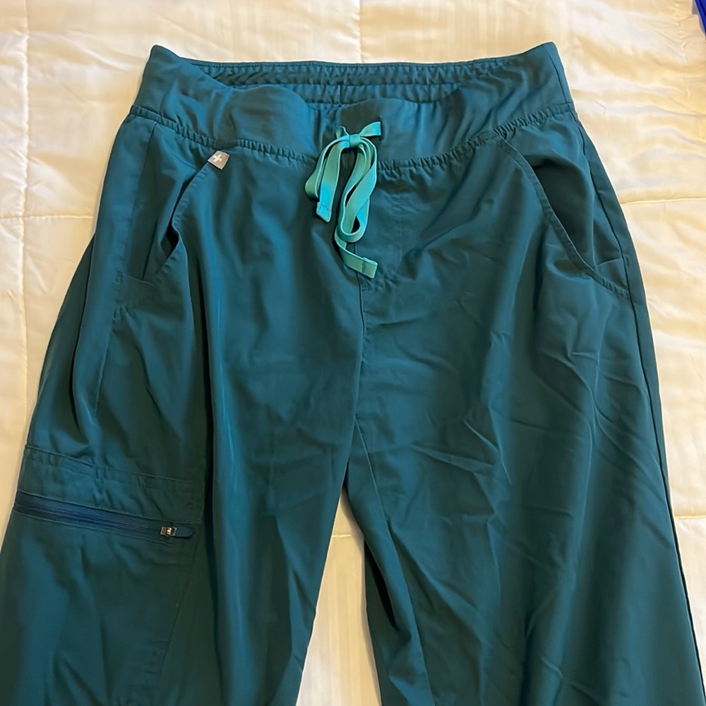 Figs jogger scrubs